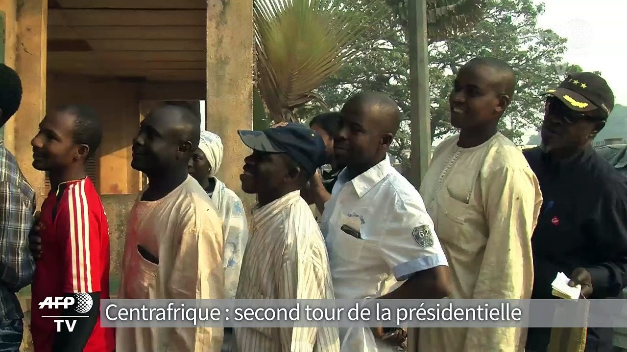 Présidentielle en Centrafrique:les électeurs votent pour la paix