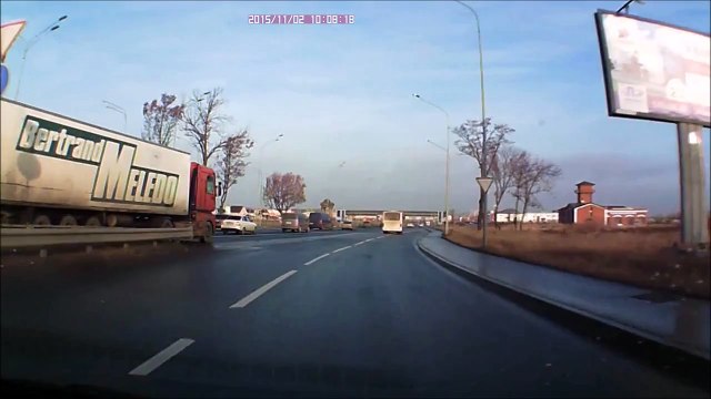 Водитель фуры избежал ДТП