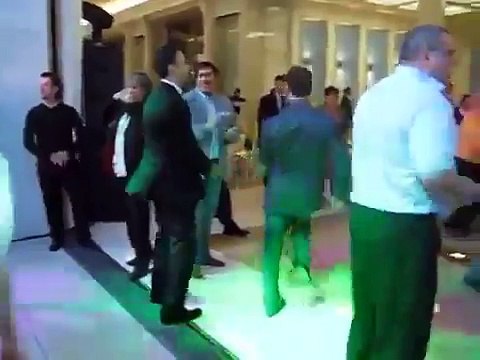 ТАНЕЦ ДМИТРИЯ МЕДВЕДЕВА ! Видео которое посмотрели миллионы!)))