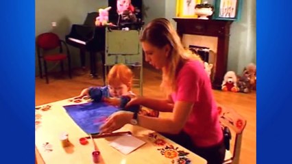 Учимся рисовать пальчиками.Пальчиковая гимнастика для детей 1-2 года