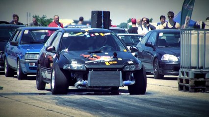 Honda Civic 2.0 Turbo Vs. Skoda V8 Drag Race HD