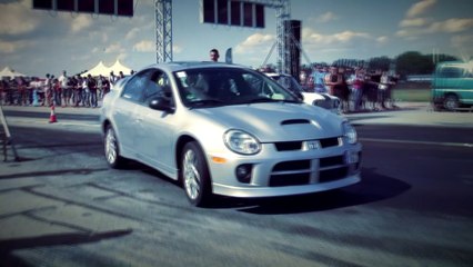 Lada 2.8 V6 Vs. Chrysler Neon SRT Drag Race HD