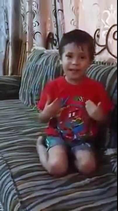 قصيدة عن اﻷم طفل عراقي