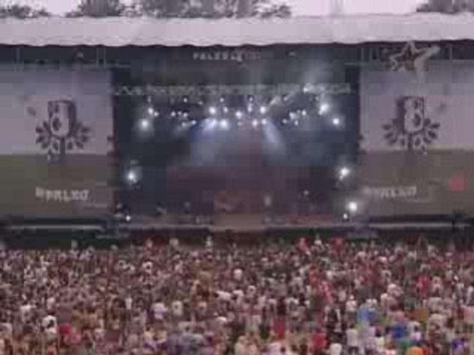 les Hurlements d'Léo en concert