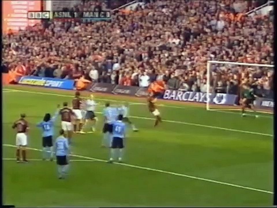 Foot : Le penalty complètement fou de Messi !