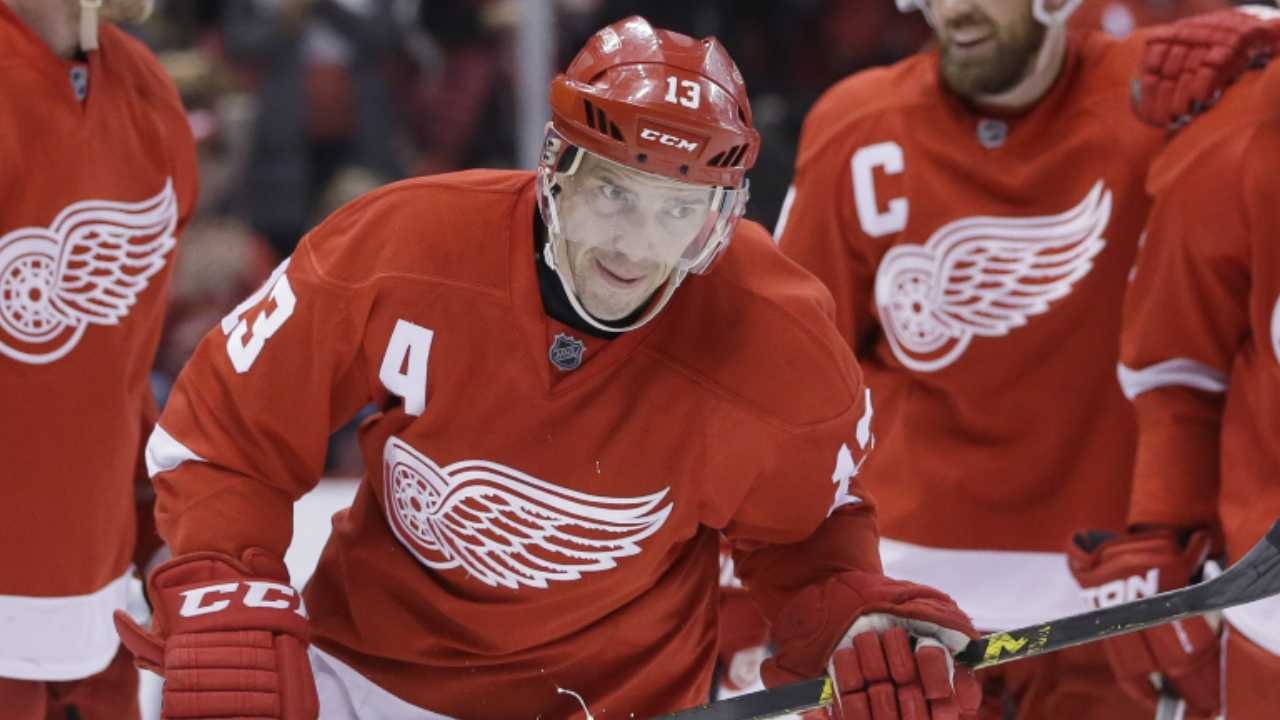 Hat Trick: Datsyuk Surpasses 900 Points