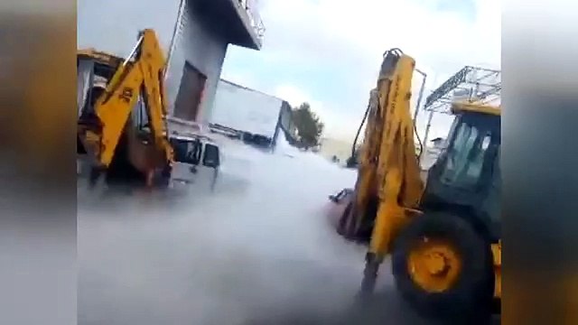 Patlama sonrası sokağı 'kuru buz' bulutu kapladı