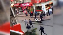 İstanbul'da polise satırlı saldırı: Dehşet anları cep telefonu kamerasında