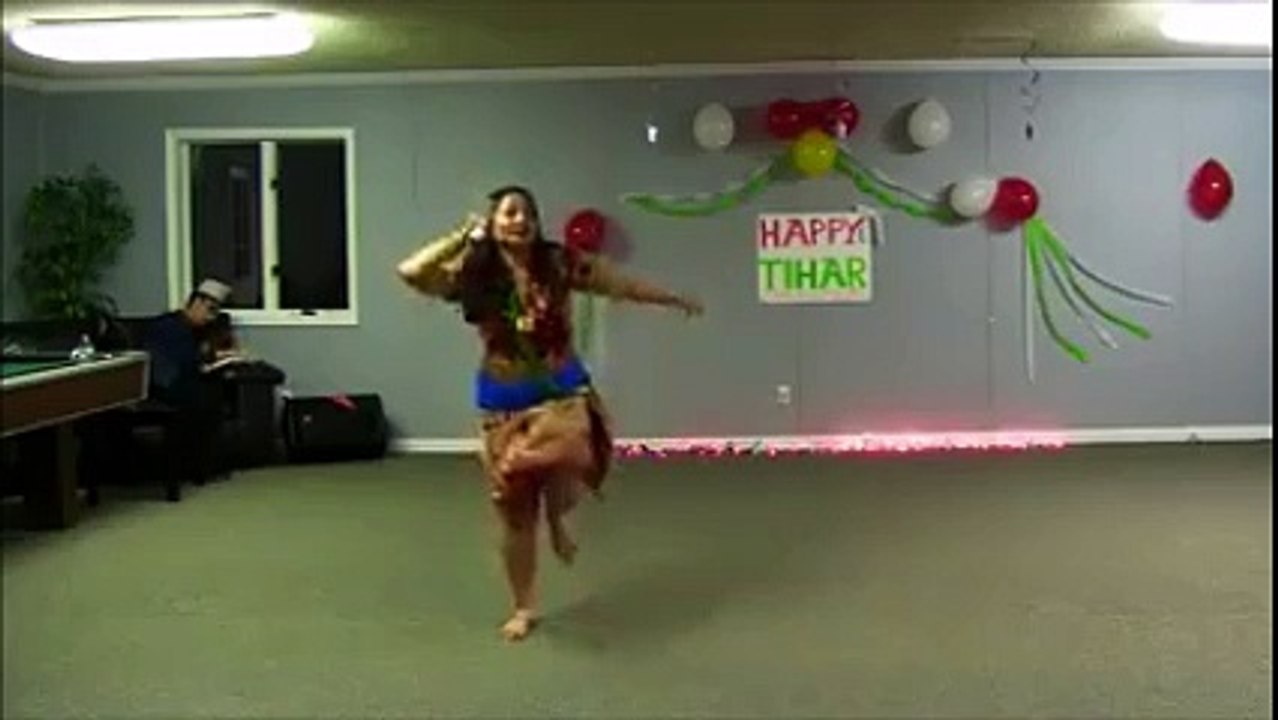 Nice Dance on " Banma Phulyo Phulai Phula "