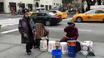Crazy Dancing to a Street Musician in NYC !! So Cool