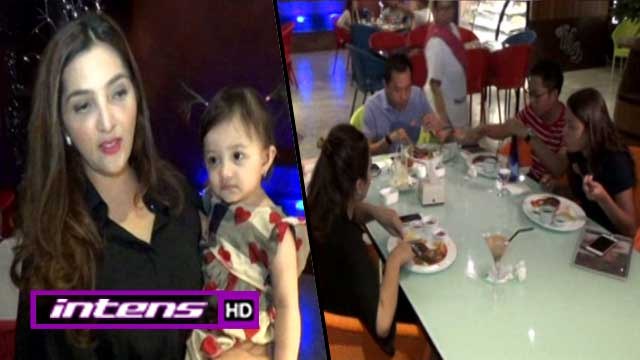 Makan Malam Romantis Keluarga Anang - Intens 15 Februari 2016