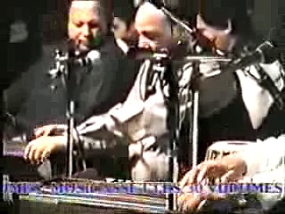 Tum ek gorakh dhanda ho  part-1 by Nusrat Fateh Ali khan