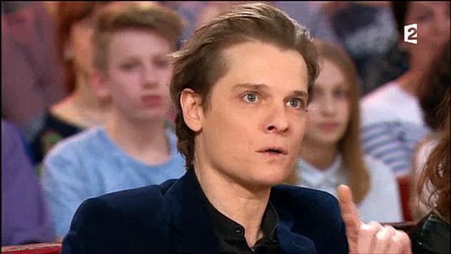 Catherine Laborde confie à Michel Drucker qu'une psychanalyse l'a aidé à tomber amoureuse - Regardez