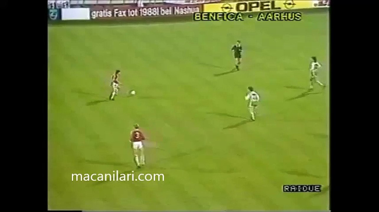 04.11.1987 - 1987-1988 European Champion Clubs' Cup 2nd Round 2nd Leg PSV Eindhoven 2-0 Rapid Wien