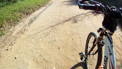 Venha pedalar conosco, Taubaté, SP, Brasil, bikers nas trilhas e nas montanhas, 2016, Marcelo Ambrogi