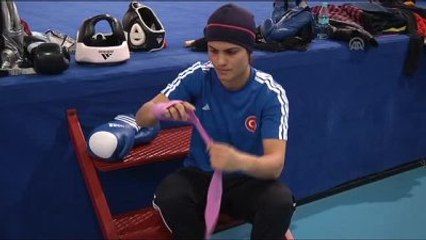 Şampiyon Boksör Ringe Döndü