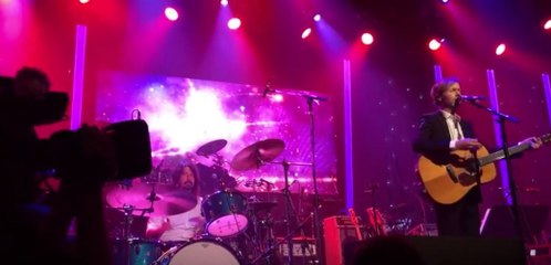 Nirvana feat Beck : "The Man Who Sold the World" David Bowie Tribute