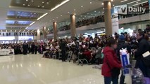 Conan O'Brien's rockstar welcome in Seoul Airport by thousand fans in South Korea