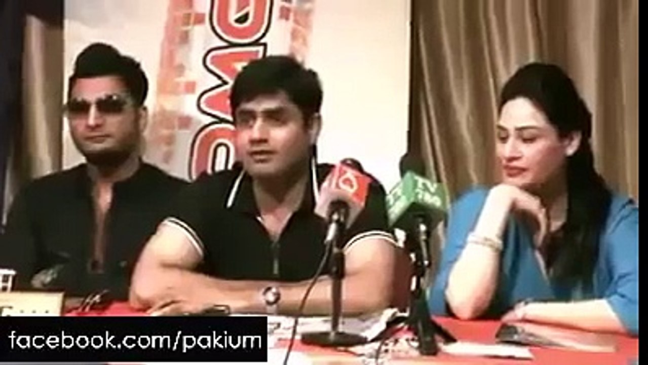 Abrar-ul-Haq singing live on media...