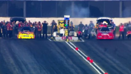 Un pilote de dragster ne parvient pas à ouvrir son parachute à 500 km/h