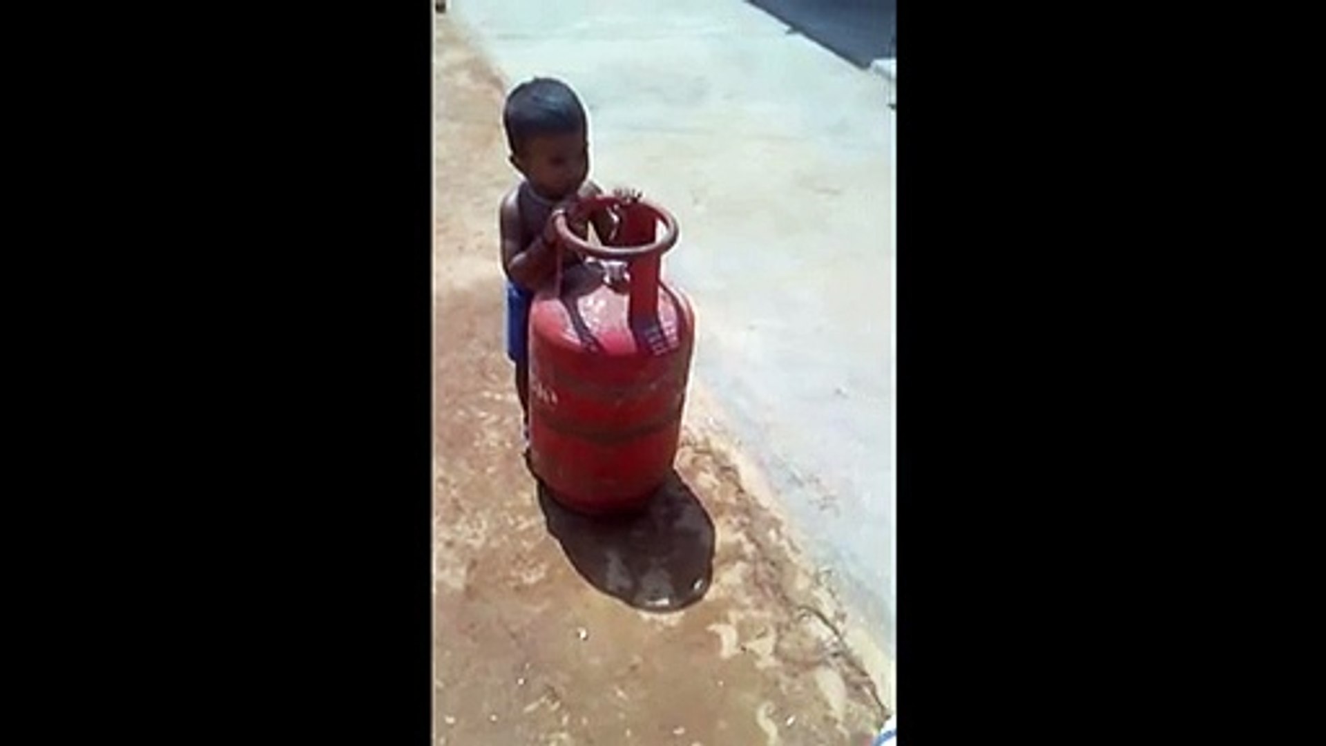 ⁣small baby try to take cylinder funny videos new video latest videos upcoming videos HD videos