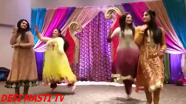 DESI MASTI -[HQ] Pakistan Mehendi dance, amazing performance.