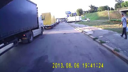 экстремальное вождение в пробке --)