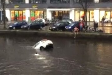 4 Kahraman, Kanala Uçan Araçtaki Anne ve Çocuğunu Kurtardı