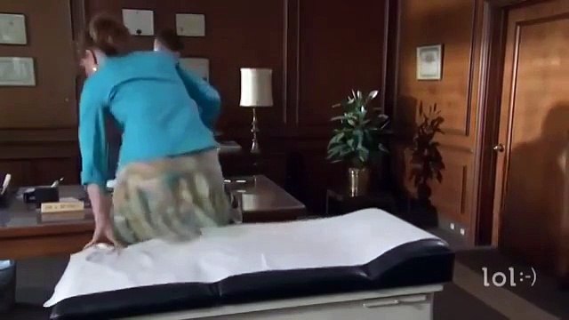 НА ПРИЁМЕ У ВРАЧА! ПРОХОДИТЕ, САДИТЕСЬ, РАЗДЕВАЙТЕСЬ!^