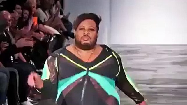 На лабутенах. Прикол. Ржач. Мужик зажигает! ЭТО ЖЕ НАДО