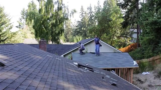 Прикольная музыка прервала даже работу на крыше