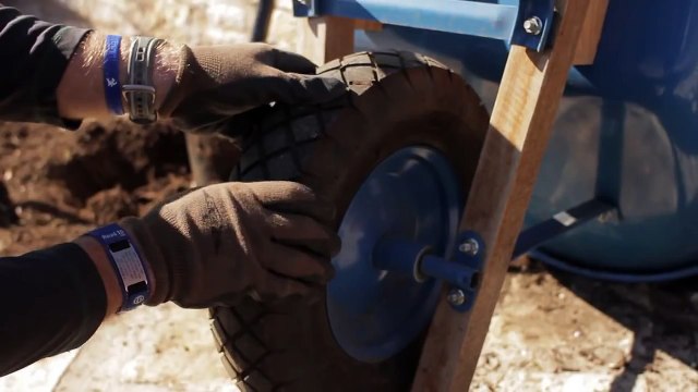 Garden Tool Guides - How to Use a Wheel Barrow