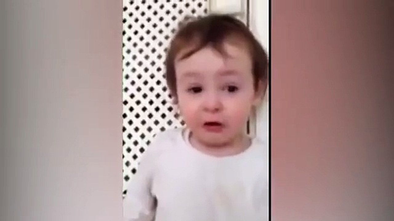 Подожди,НЕ ПЛАЧЬ!!!...Ой не могу...Такая ЛАПУЛЬКА!))