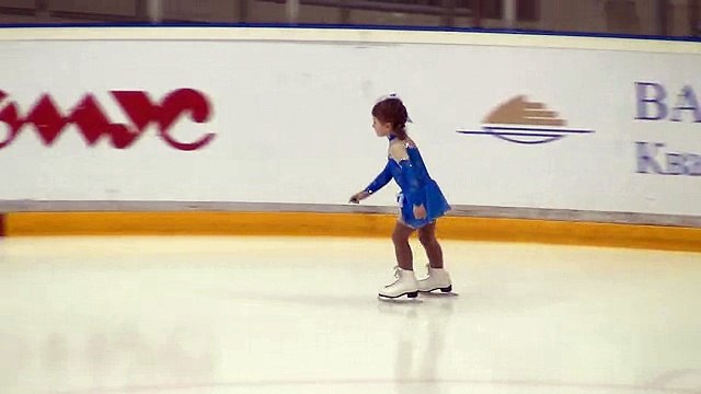 Фигурное катание.Первые соревнования (пол года как встала на коньки)