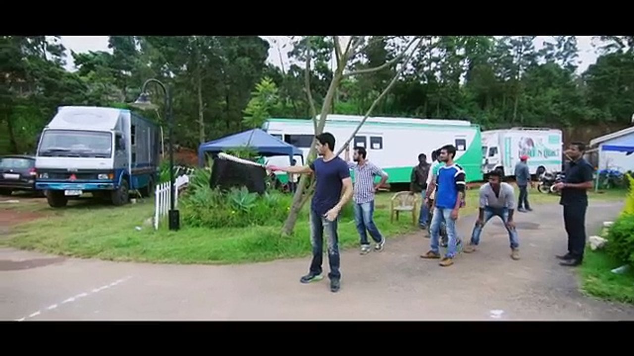 Cricket Match- Kapoor Vs Sons