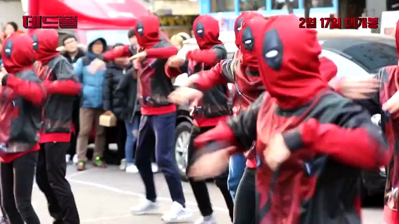 Deadpool Flashmob in South Korea. Awesome !