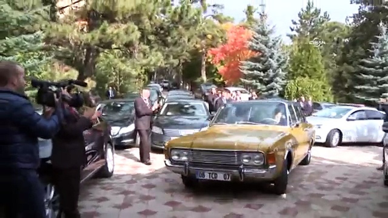 Devlet Bahçeli'nin klasik araba keyfi
