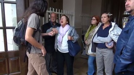 Kobani için vapur işgal eden eylemcilerle yolcular tekme tokat kavga etti