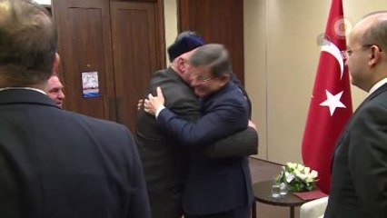 Davutoğlu, Ukrayna'daki Ahıska ve Gökoğuz Türkleri'nin Temsilcileriyle Bir Araya Geldi