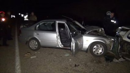 Kırşehir'in Çiçekdağı İlçesinde Meydana Gelen Trafik Kazasında 2 Kişi Öldü, 2 Kişi İse Ağır...