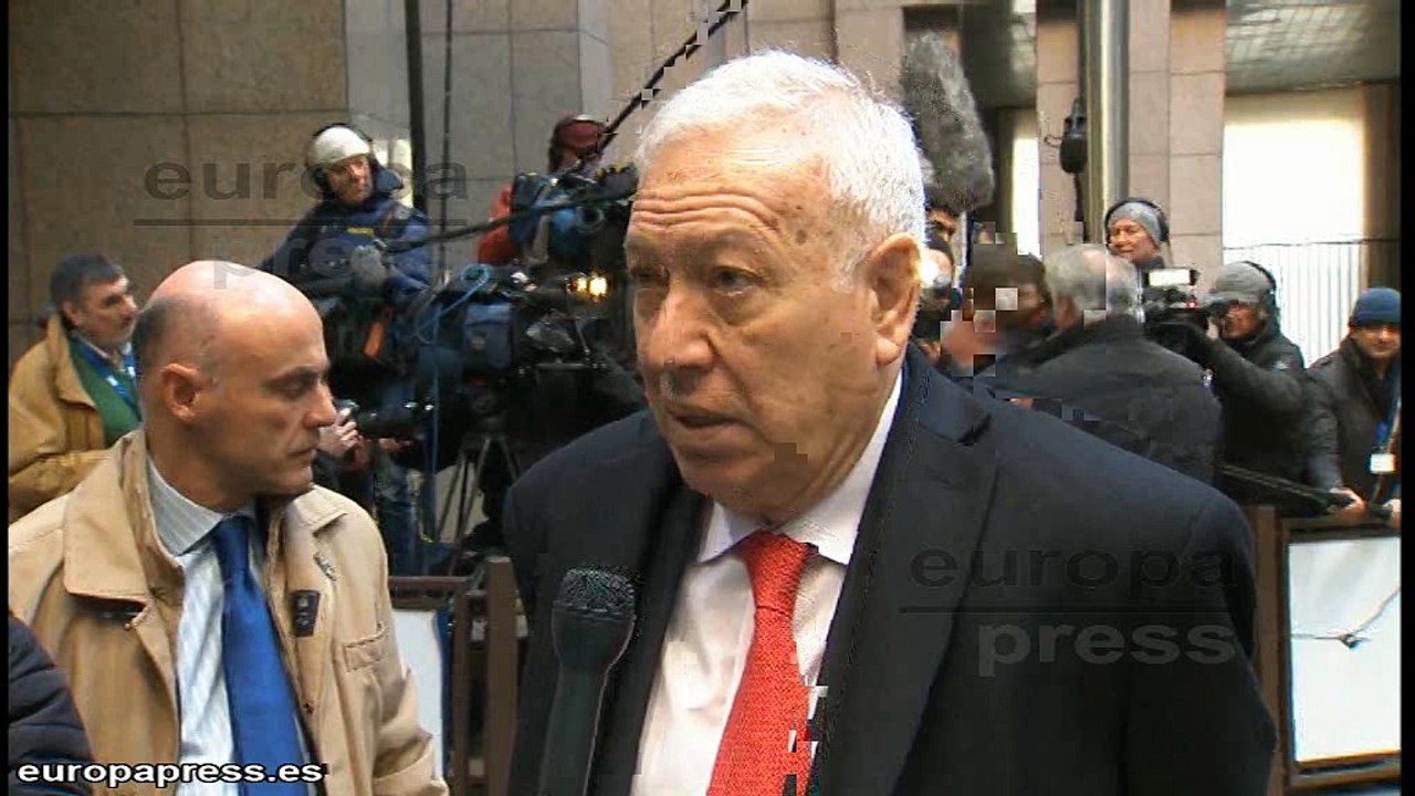 Margallo sobre dimisión de Aguirre: "No es equiparable a Rajoy"