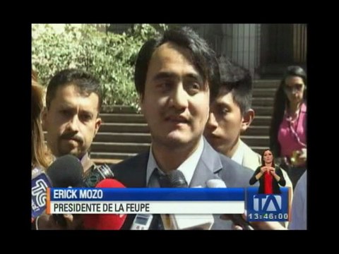 Estudiantes universitarios presentan propuesta de educación