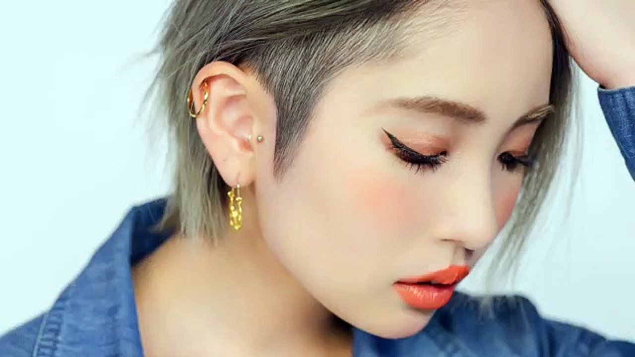 Latest Japanese MAKEUP TREND TUTORIAL by Kawaii model Marin Matsuzaki - 松崎茉鈴のトレンドギャルメイク講座