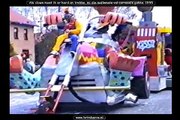 Wagen 1995 As clown moet ik er hard an trekke , mi die mallemole vol carnavalsgekke