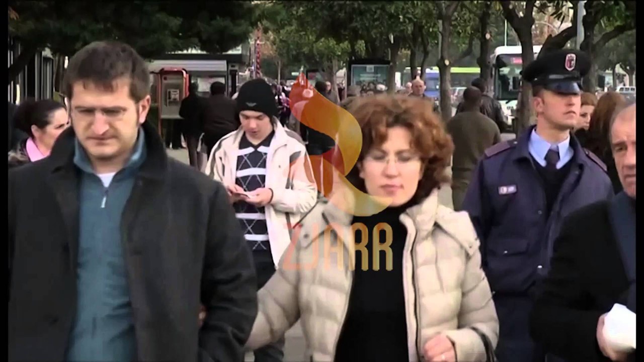 Shkruaje në Akull- Ecim mbrapsht