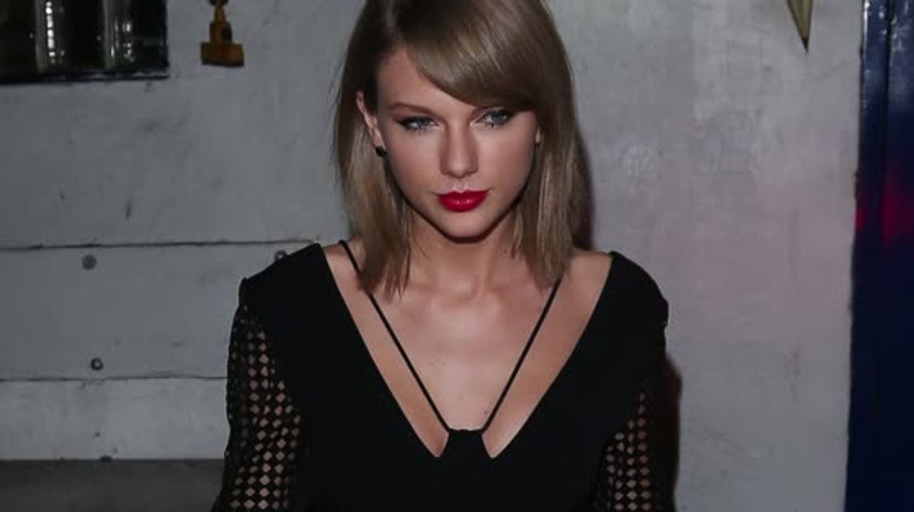 Taylor Swift Avoids Questions about Kanye Controversy