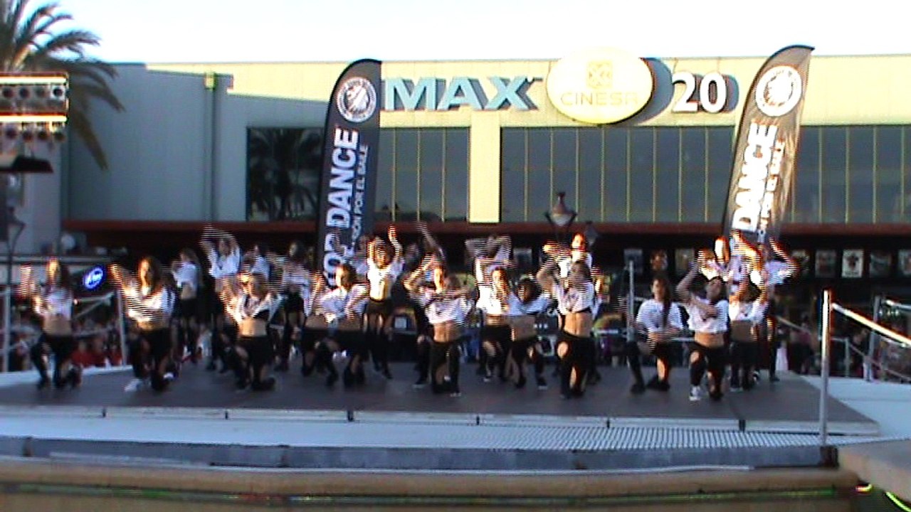 FUNKY JUNIOR ESTEFY ILLES MARRATXI GLOW DOLZ