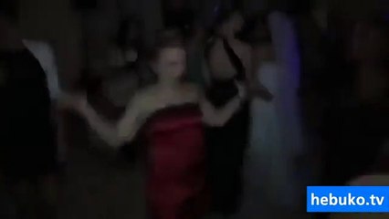 Düğünde kendini kaybeden hanım abla