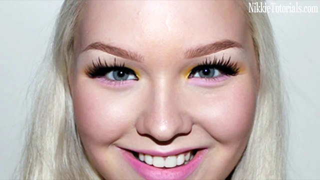 Nicki Minaj - Super Bass Makeup Tutorial