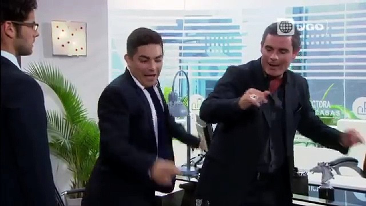 Al Fondo hay Sitio - Nicolás, Ángel y Joel bailan el Taxi Churro - 13/10/2015